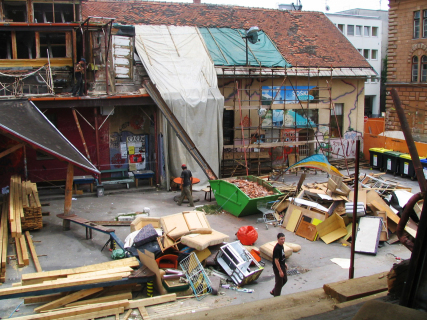 Axt und Kelle, Metelkova, 2004
