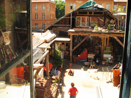 Axt und Kelle, Metelkova, 2004