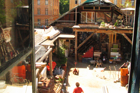 Axt und Kelle, Metelkova, 2004
