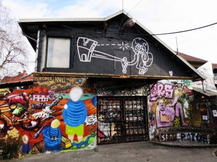 Beli sladoled (Leon Zoudar & Miha Perne) - But First Let Me Get a #Selfie, Hello Turists (2016)