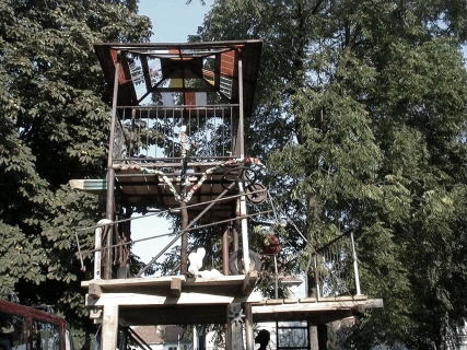 Renata Vidič, Katjuša Kovačič, Stane Ovsec, Marko Kovačič, Axt & Kelle - Razgledni stolp (preureditev) (2006)